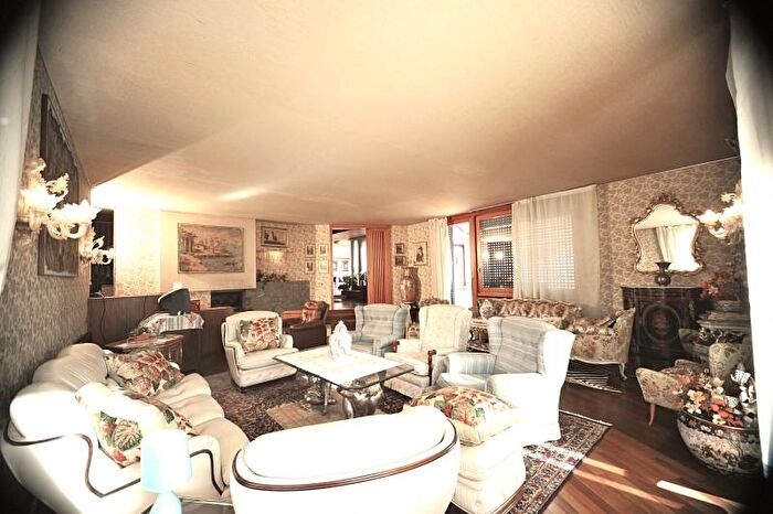 Casa con 10 locali in vendita in Via Tiepolo, Tricesimo