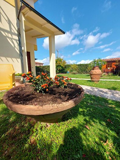 Casa con 7 locali in vendita in Lucca