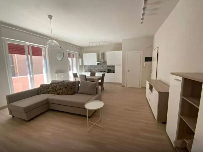 Appartamento trilocale in affitto in Viale della Riviera, Pescara