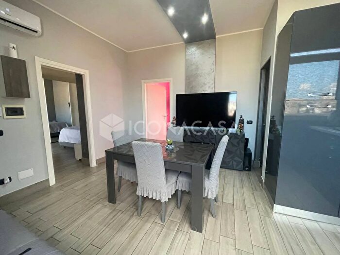 Appartamento trilocale in vendita in Corso Secondigliano, Napoli