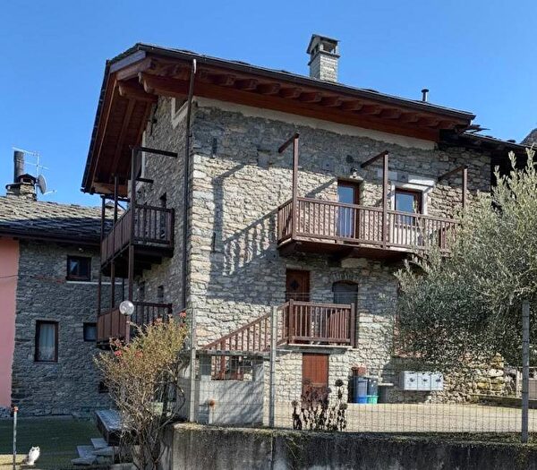 Appartamento bilocale in affitto in Frazione Echallod Superiore, Echallod, Arnad