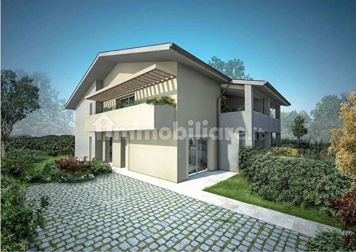 Appartamento con 5 locali in vendita in Pontedera