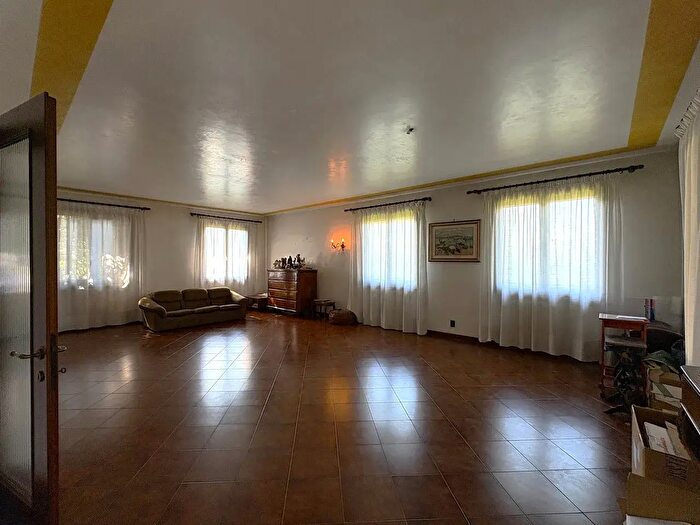 Casa con 8 locali in vendita in Via Vergani, Abano Terme