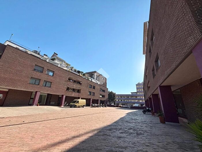 Appartamento trilocale in vendita in Via Nuova Poggioreale, Napoli