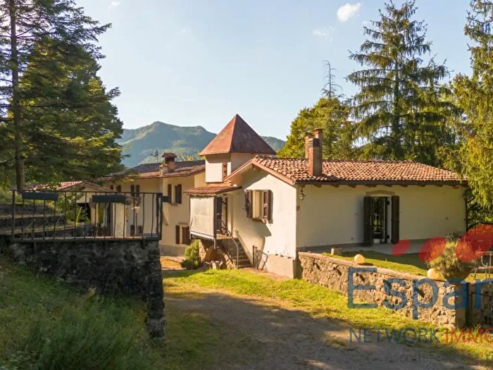 Casa con 9 locali in vendita in Grizzana Morandi