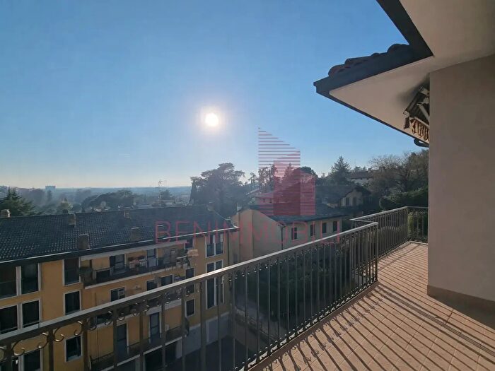 Appartamento trilocale in vendita in Via B Varisco a, Brescia