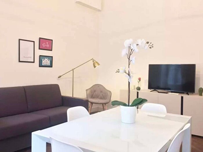 Appartamento quadrilocale in affitto in Via Achille Mauri, Missori, Milano