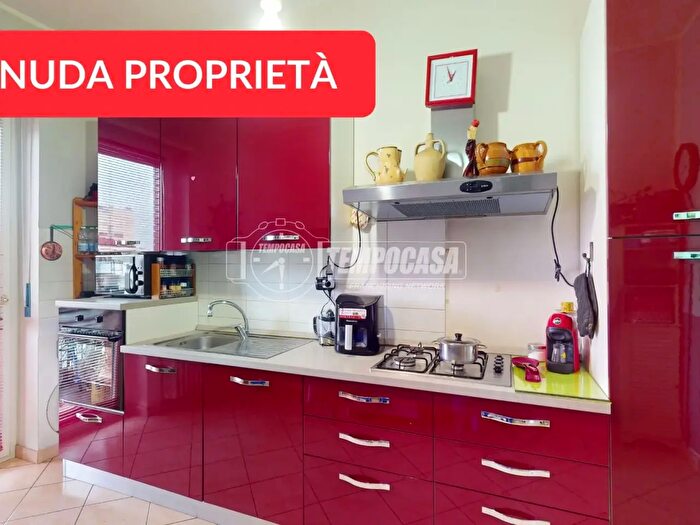 Appartamento trilocale in vendita in Via Monte Sei Busi, Torino