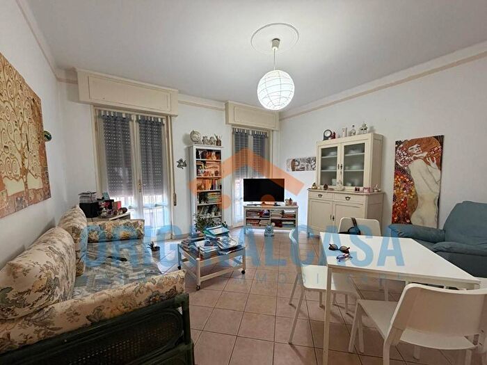 Appartamento trilocale in affitto in Via Edmondo De Amicis, Panoramica, Brescia