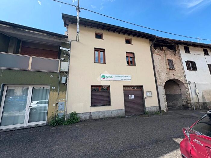 Casa trilocale in vendita in Via San Simpliciano, Brivio