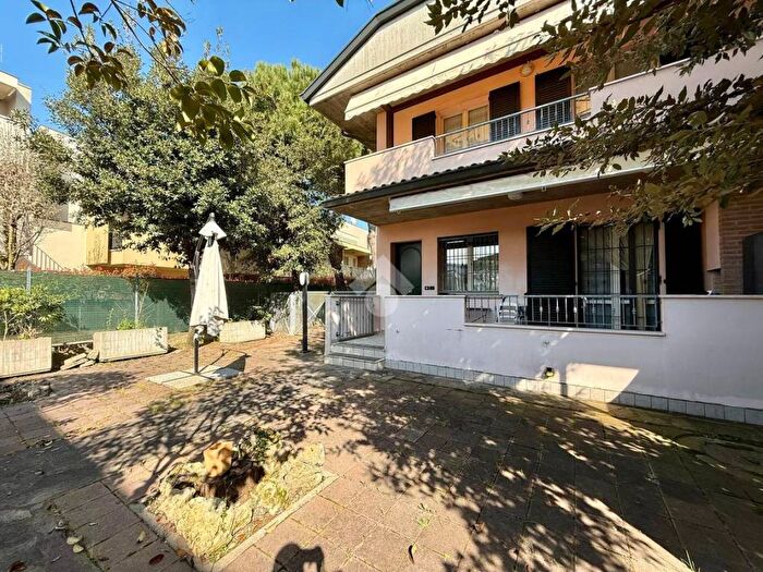 Appartamento quadrilocale in affitto in Via Caduti per la Libertà, Pinarella, Cervia