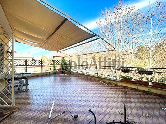 Appartamento trilocale in affitto in via del Trullo, Trullo Colle del Sole, Roma