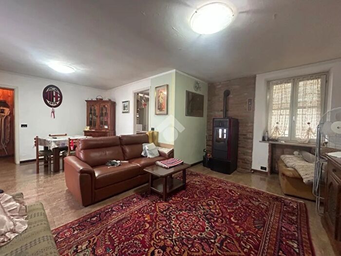 Casa trilocale in vendita in Via Castellaro, Verolanuova