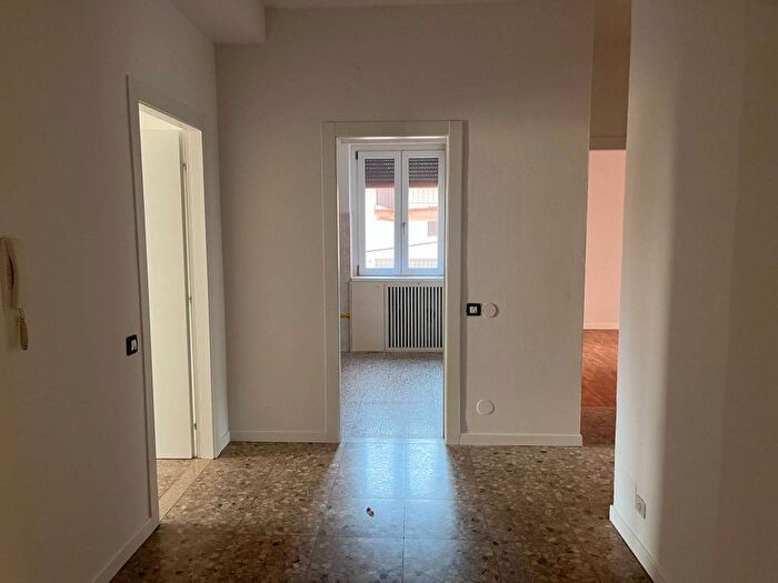 Appartamento quadrilocale in affitto in Via Gorizia, Centro, Sondrio