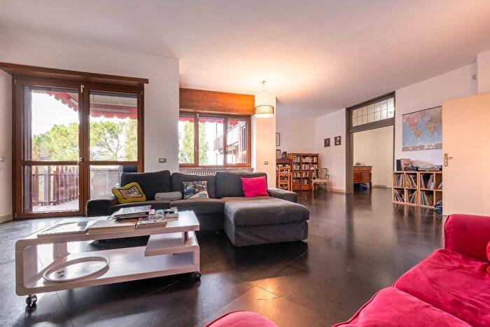 Appartamento con 5 locali in vendita in Corso Luigi Kossuth, Torino