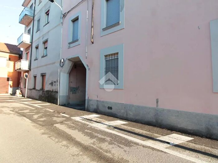 Casa bilocale in vendita in Via Dante, Sulbiate