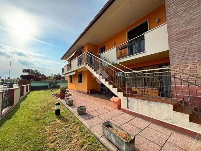 Casa con 5 locali in vendita in Viale Roma, Massanzago