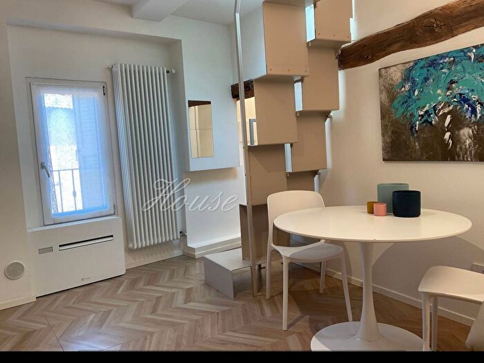 Appartamento bilocale in affitto in Via Emilia Santo Stefano, Centro Storico, Reggio Emilia