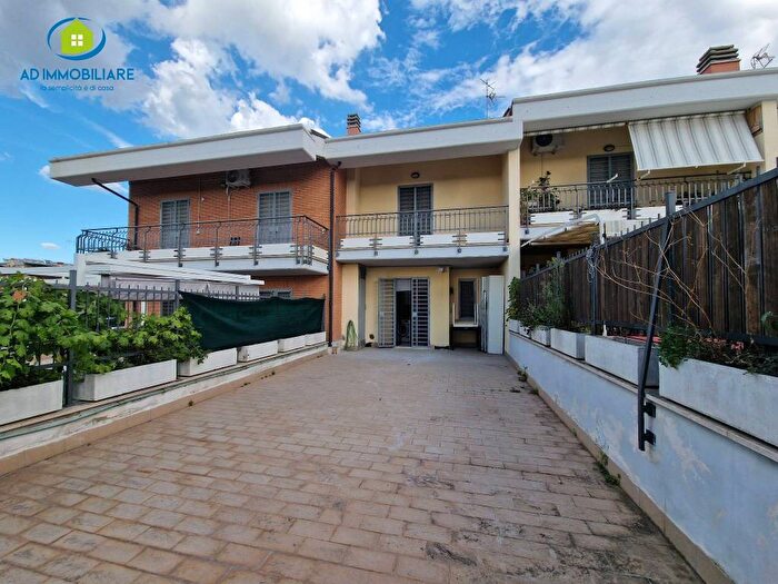 Casa trilocale in affitto in Via Padre Giuseppe Petrilli, Ponte di Nona, Roma