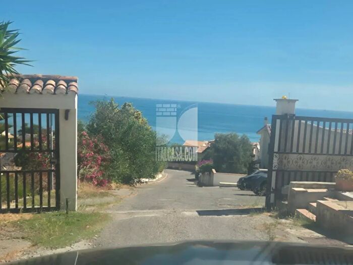 Appartamento trilocale in vendita in Via Poseidonia, Crotone