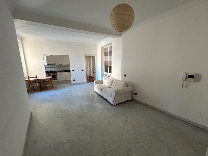 Appartamento monolocale in affitto in Via Colombo, San Vincenzo, Genova