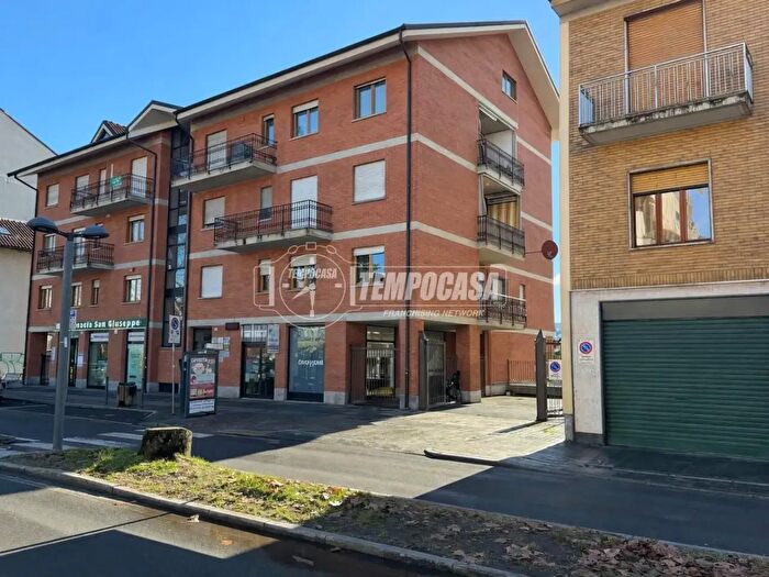 Appartamento con 5 locali in vendita in Piazza Vittorio Veneto a, Settimo Torinese