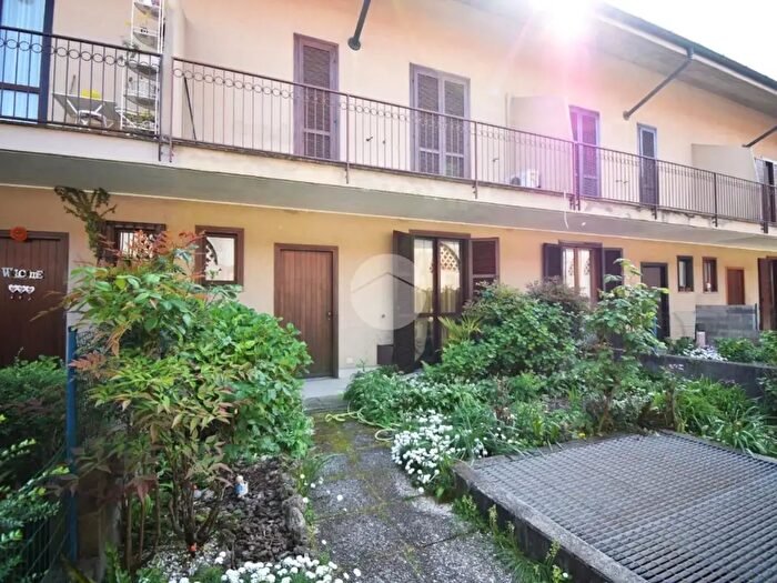 Casa quadrilocale in vendita in Via G Matteotti, Agrate Brianza