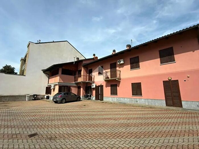 Appartamento trilocale in vendita in Strada Genova, Moncalieri