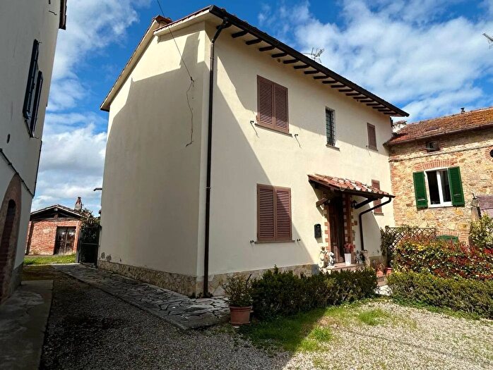 Casa trilocale in vendita in Via Campo Boario, Castiglione Del Lago