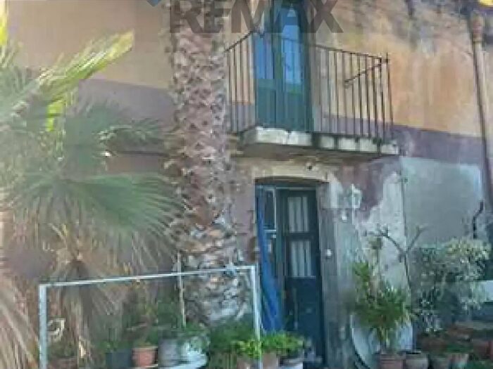 Casa quadrilocale in vendita in Vico Peloritani, Caronia