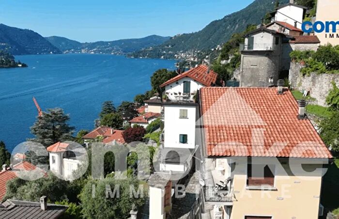 Casa con 5 locali in vendita in Via Santa Marta Carate Urio Carate Urio Borgo Fronte Lago Panoramico Residenziale, Carate Urio