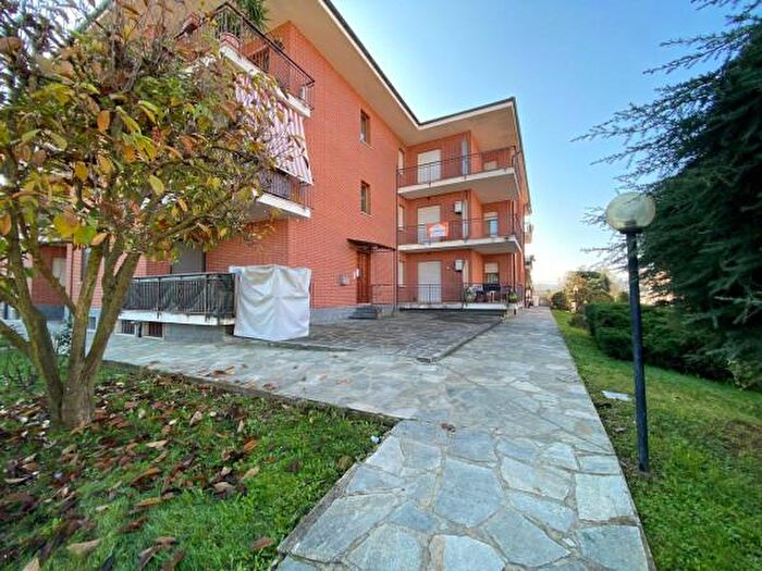 Appartamento trilocale in vendita in Corso Milano, Monta