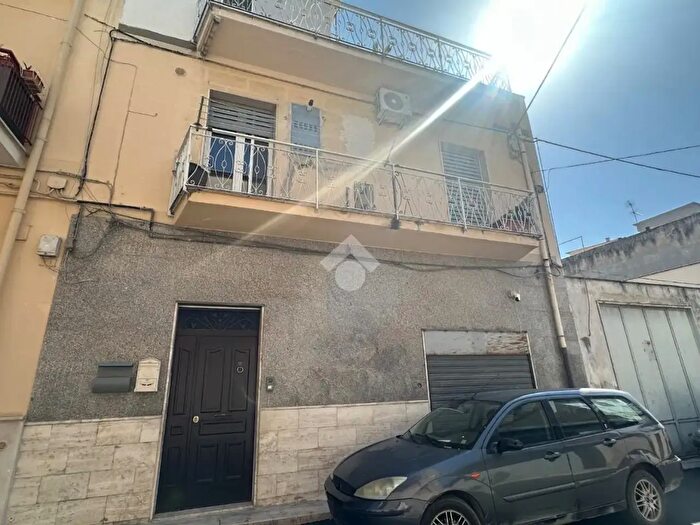 Casa quadrilocale in vendita in Via Calatafimi, Canosa Di Puglia
