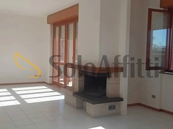 Appartamento con 5 locali in affitto in Macerata