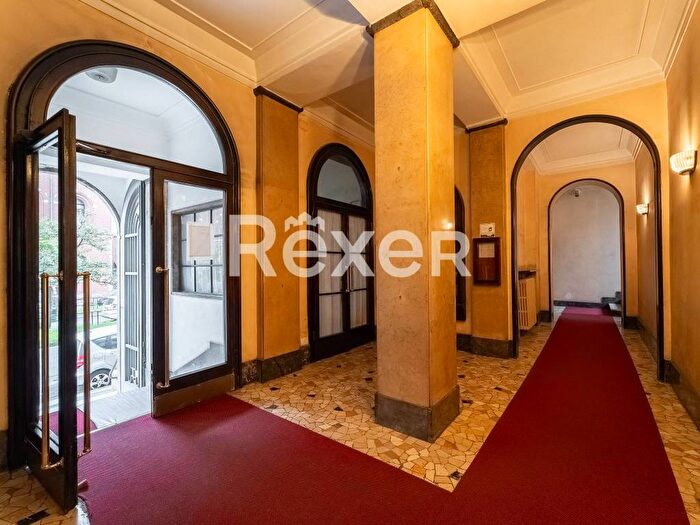 Appartamento trilocale in affitto in Via Tonale, Centrale, Milano