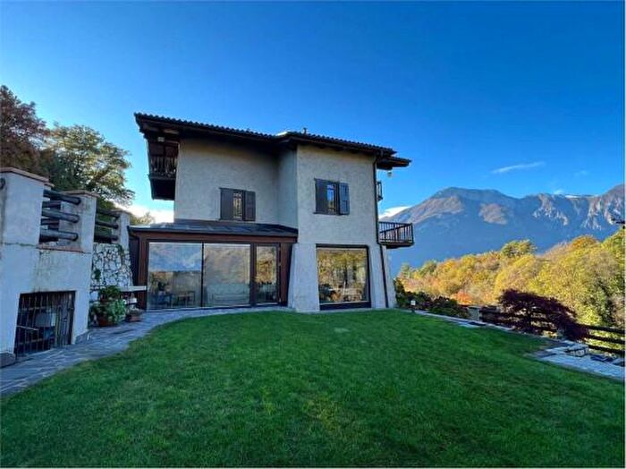 Casa con 6 locali in vendita in Trento