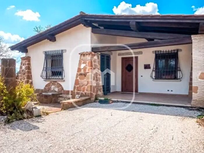 Casa quadrilocale in vendita in Via di Colle Farinaccio, San Cesareo