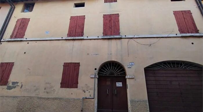 Casa con 8 locali in vendita in Emilia Est d Rubiera Re Rubiera, Rubiera