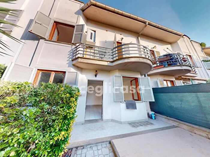 Casa con 5 locali in vendita in Strada Provinciale del Lago di Albano a Int, Marino