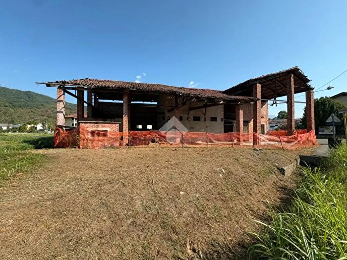 Casa con 7 locali in vendita in Localita' Cmpana, Colleretto Giacosa