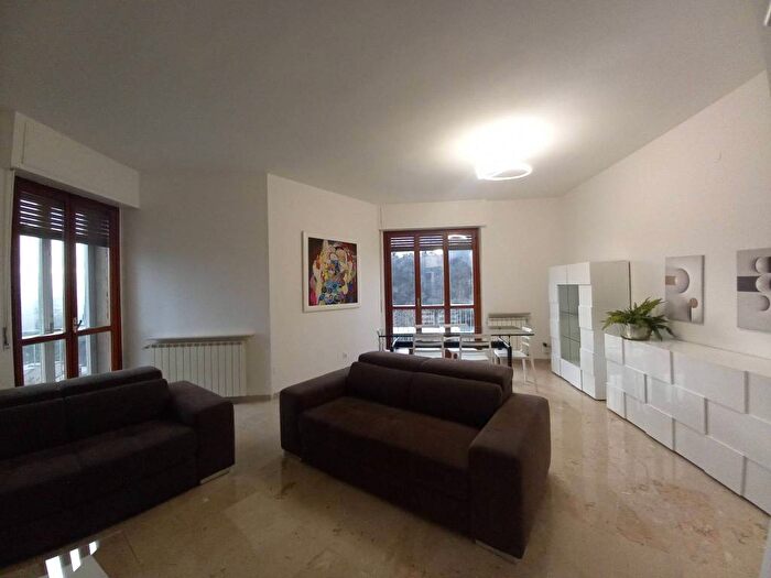 Appartamento con 5 locali in affitto in Via Felice Ciatti, Centro, Perugia