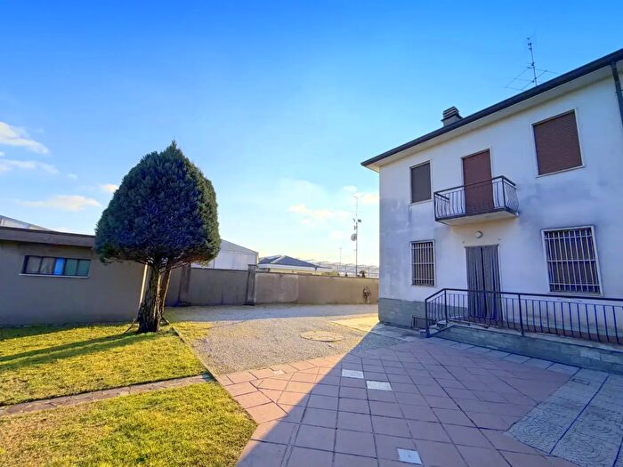 Case in Vendita e in Affitto - 2