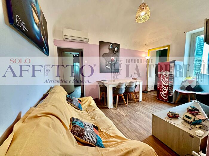 Appartamento trilocale in vendita in Via Carducci, Novi Ligure