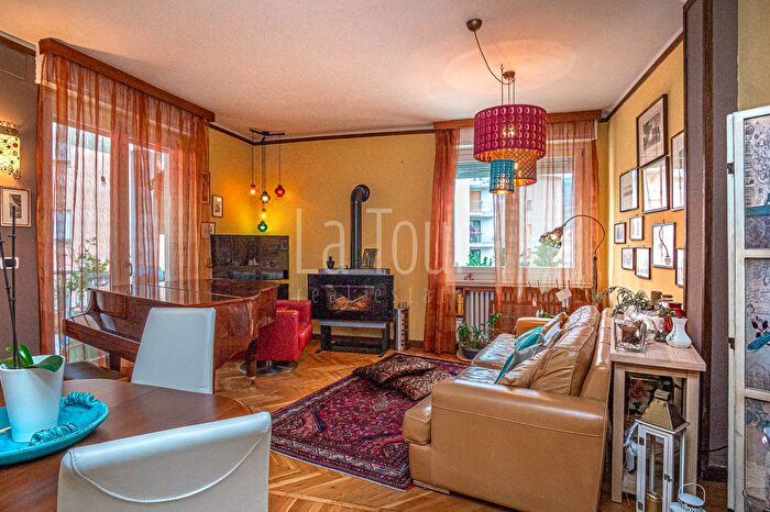 Appartamento trilocale in vendita in Via Esperanto, Aosta