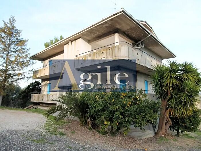 Casa con 9 locali in vendita in Via Ferretti, Spinetoli