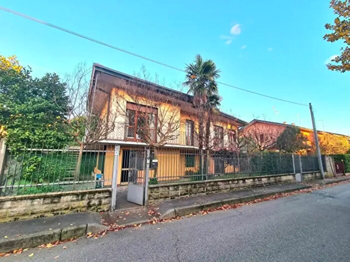 Casa con 6 locali in vendita in Via Istria, San Giorgio Su Legnano