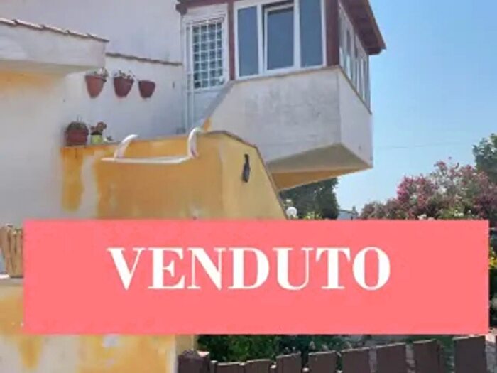 Casa bilocale in vendita in Viale Corona Australe, Ardea