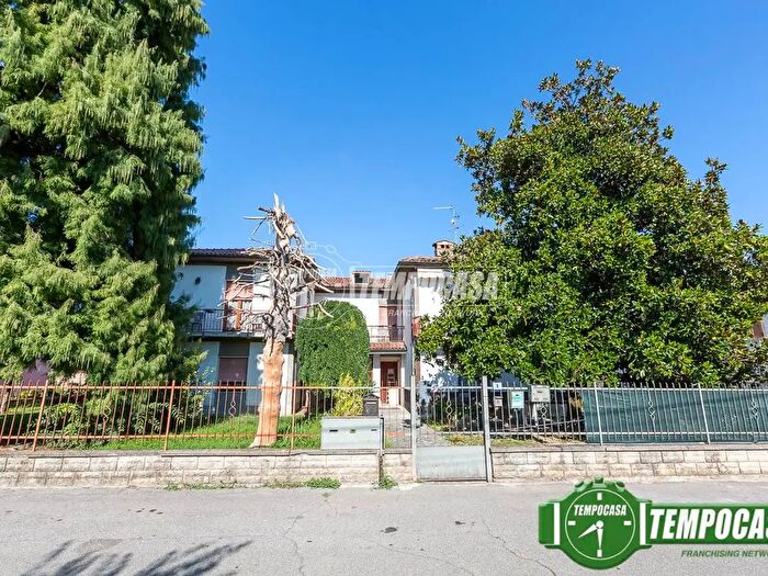 Appartamento trilocale in vendita in Via Papa Giovanni XXIII, Casale Cremasco Vidolasco