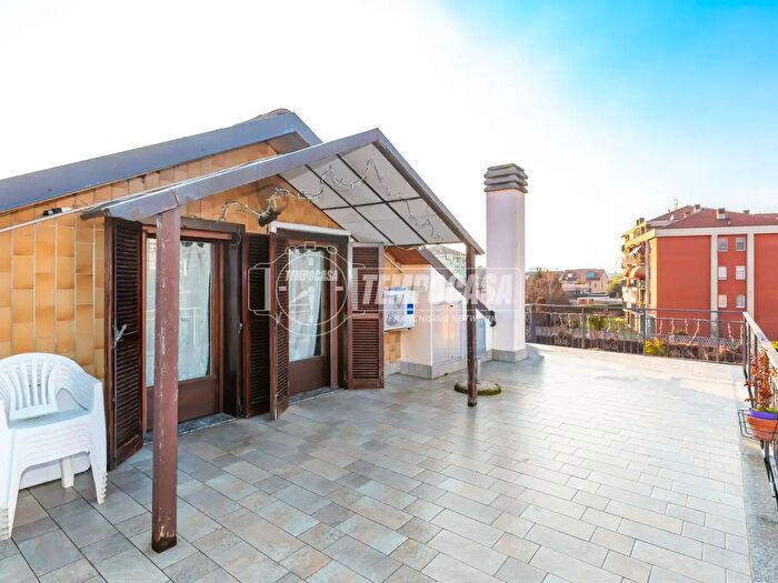 Appartamento quadrilocale in vendita in Strada della Magra, Torino