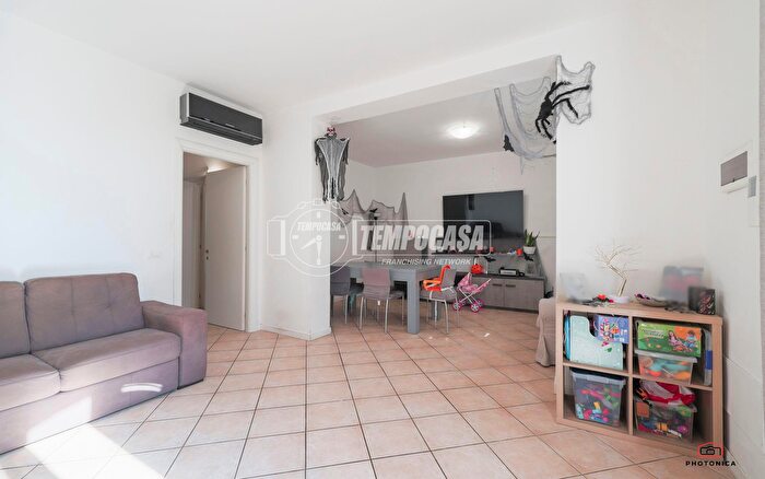 Casa con 5 locali in vendita in Via Moro, Conselice